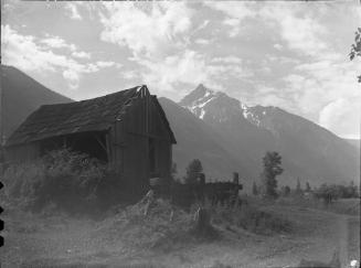 Untitled (dilapidated barn)