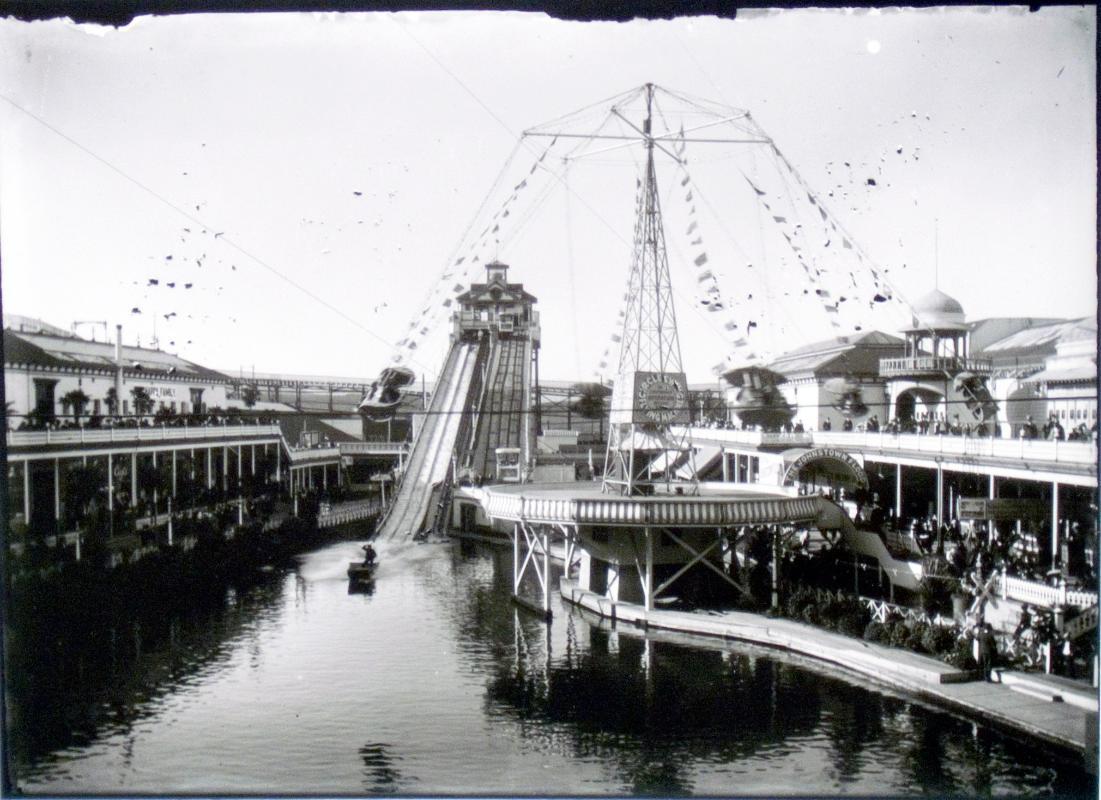 "The Chutes" park on Haight Street in San Francisco (1905)