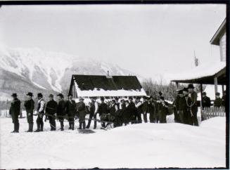 Nettie-L Mine / bodies of gassed men taken out for burial (1903)