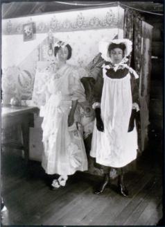 Mattie & Henry dressed for Masquerade Ball, Beaton (c.1907)