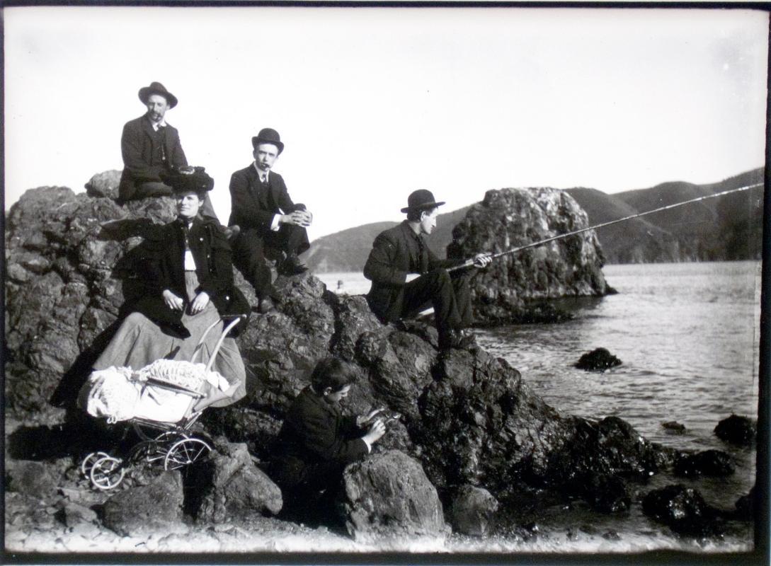 Golden Gate, San Francisco. Will & Henry Genterman & family (1905)