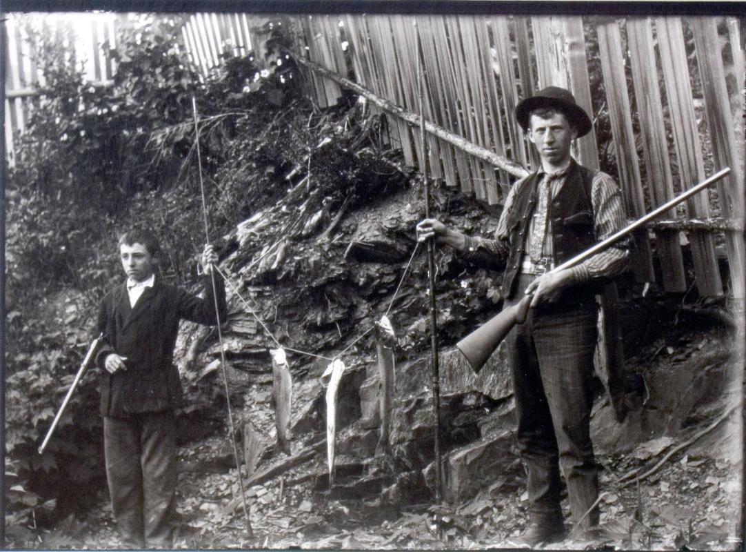 Beaton / Henry Gunterman and friend (1905)