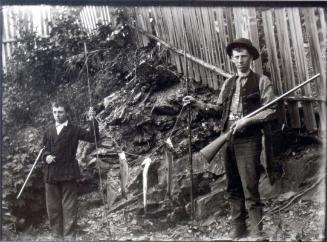 Beaton / Henry Gunterman and friend (1905)