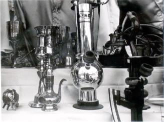 Window Display "Bong"