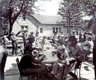 Reynold Rapp Museum, Spalding.  An antique auto tour stops for lunch, 1981.