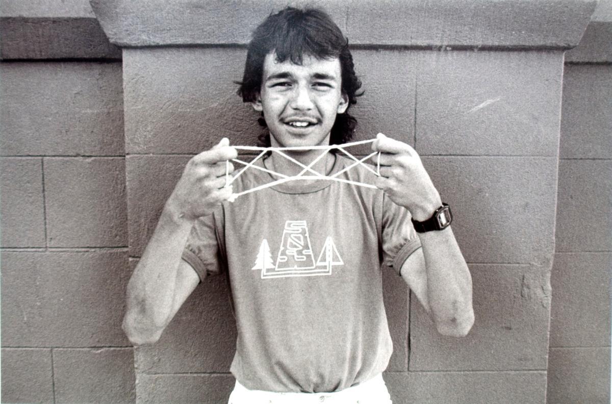 Terry Carrier doing a string game