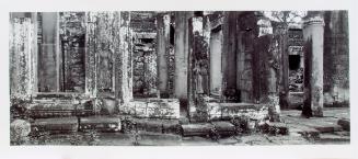Angkor Wat Bayon, (interior gallery facing north)