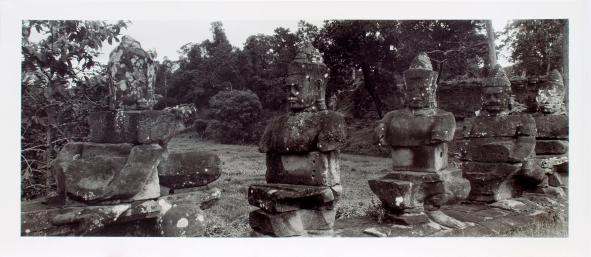 Angkor Wat, Angkor Thom (alley of giants facing south)