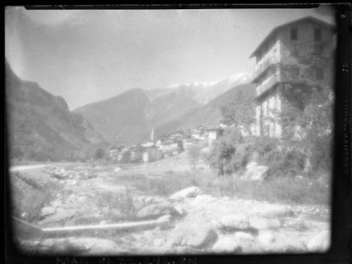 Untitled (tall building)